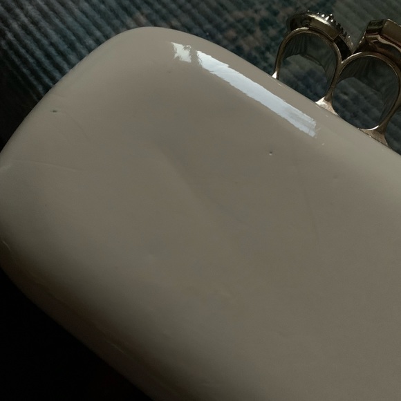 Beautiful Vintage Clutch with chain - Picture 6 of 6